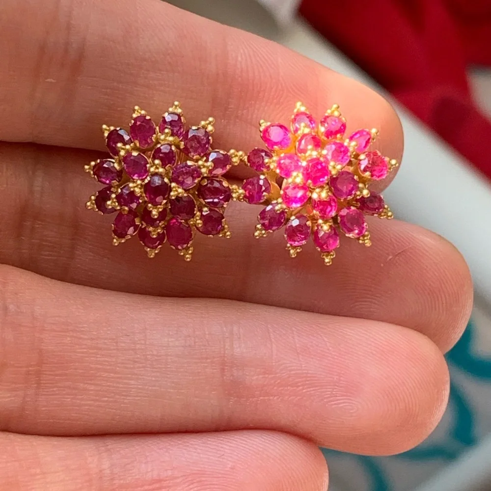 18k gold screw back earrings with Rubies - Picture 4 of 6